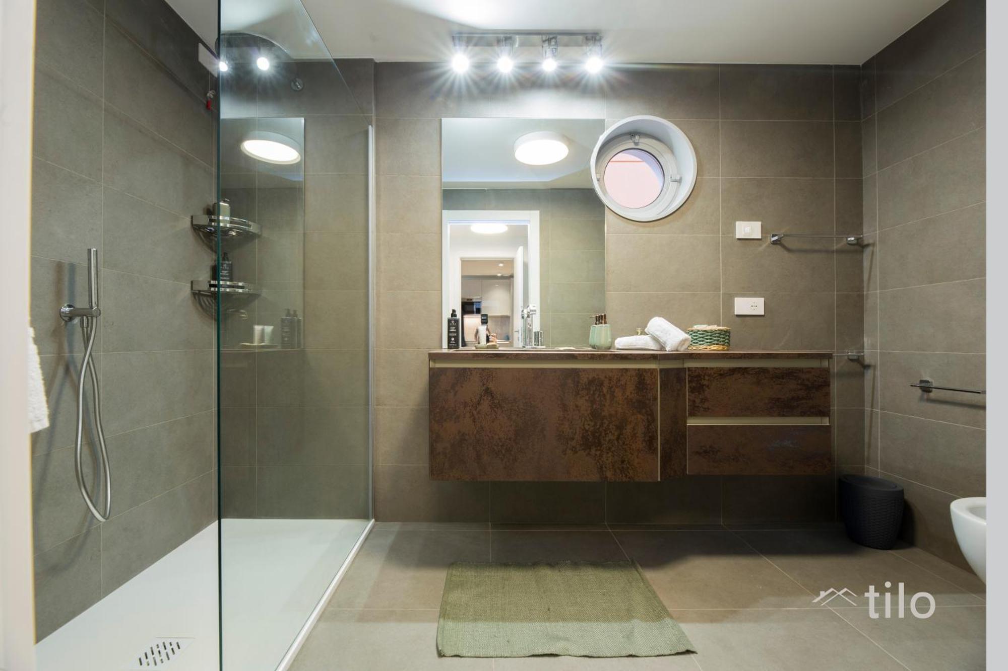 Appartamento Waterfront Luxury, 1br, Free Parking, Ac, Netflix & Wifi By Tilo Lux *